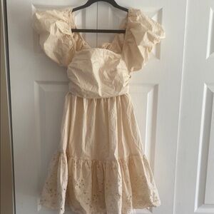 En Saison Juliet puff sleeve eyelet elegant Beige babydoll Dress big bow back S‎